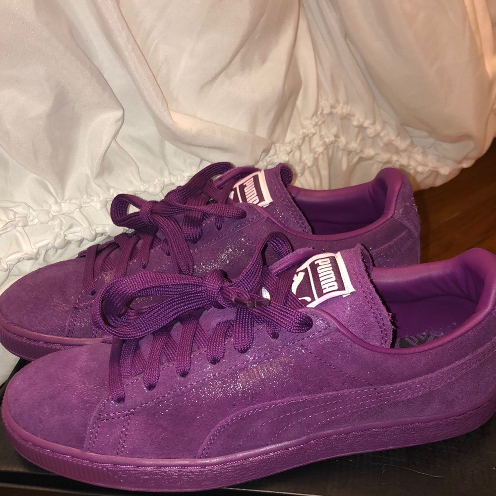 Violet glossy sparkle Puma’s